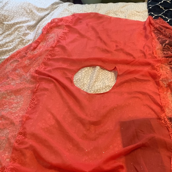 Sparkly cover up goes just over the neck - Picture 8 of 8